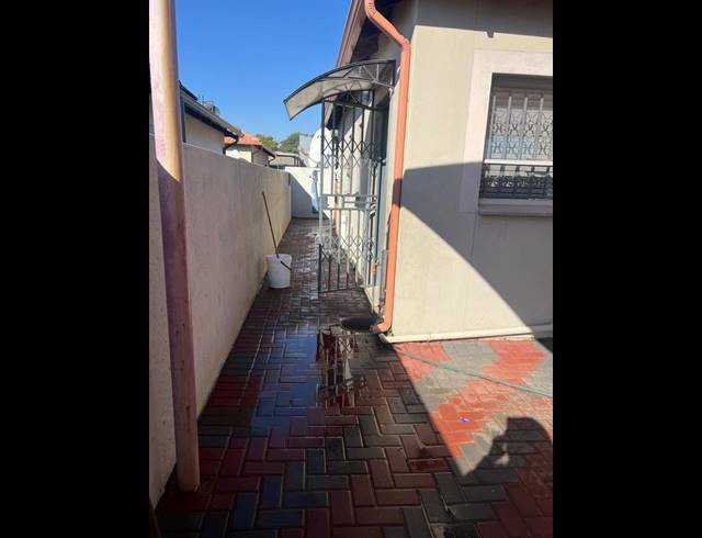 3 BEDROOM HOUSE FOR SALE IN CLAYVILLE